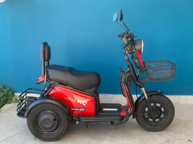 TRICICLO ELÉTRICO JOY TRI 3 LUGARES 600W AUTOPROPELIDO BATERIA DE LÍTIO