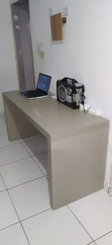 Mesa mdf reengrossado Mesa de escritório reengrossada de mdf 160x60x79 de altura