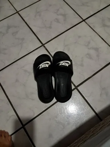 Chinelo slide victori one original Nike