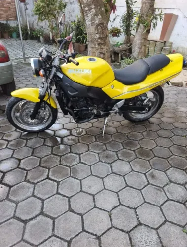 Suzuki RF 600 <br>15 mil reais <br>Aceito cartão