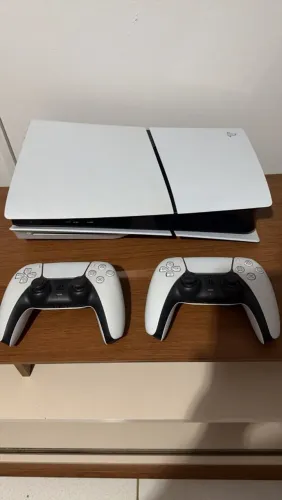 PS5 SLIM COM LEITOR 1TB