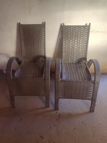 2 Cadeiras de fibra