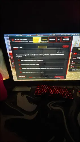 VENDO PC GAMER. Obs so o munitor da esquerda preço a negociar