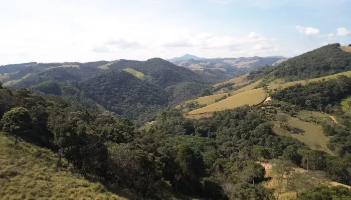 Área de 50.000 m² em Camanducaia, Minas Gerais, com 2 nascentes, R$ 650.000,00