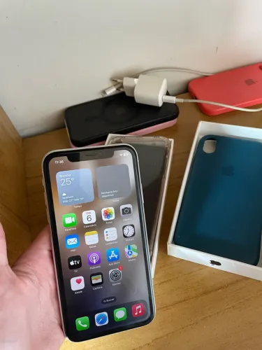 IPHONE XR BRANCO- IMPECÁVEL