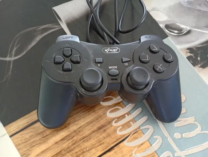 Controle com Cabo USB