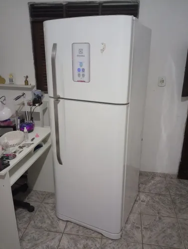 Geladeira Electrolux frost free gelando perfeitamente pintura original de fábrica