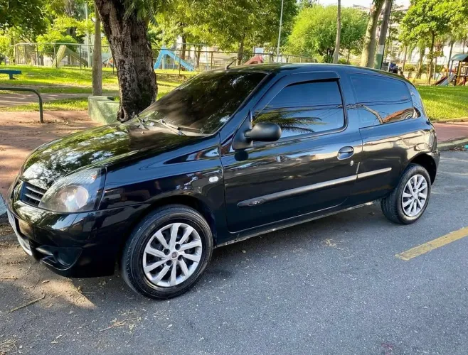 Renault Clio Hi-flex 1.0 16V 3P 2011