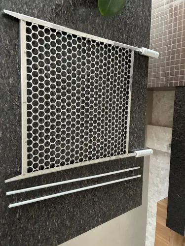 Grelha de inox pouco usada e suporte sem uso