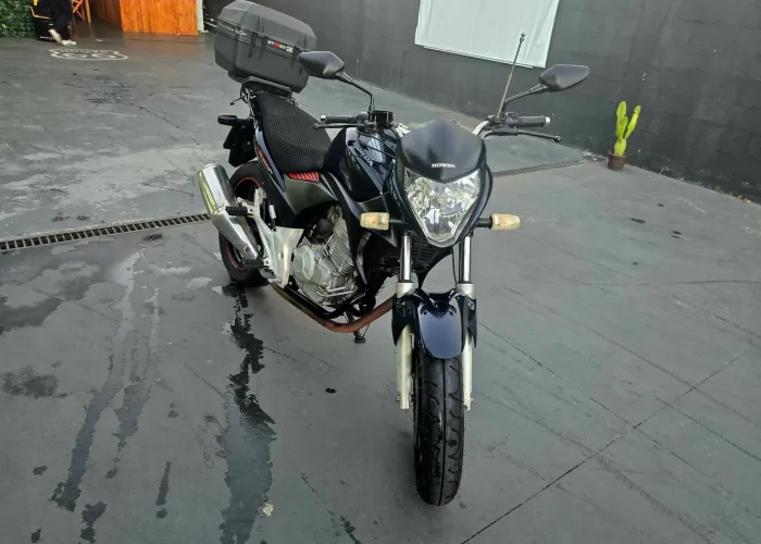 Cb 300 ano 2012