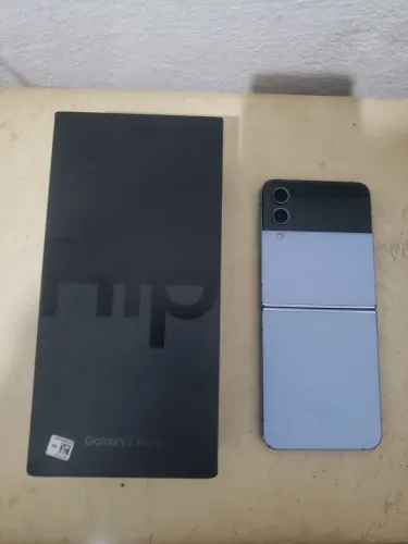 Celular sansung zflip 4 128gbs