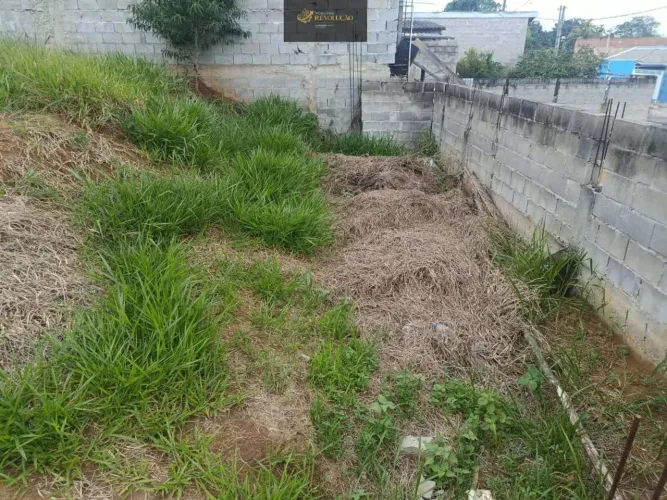 Terreno de 500m à venda no bairro Shangrilla
