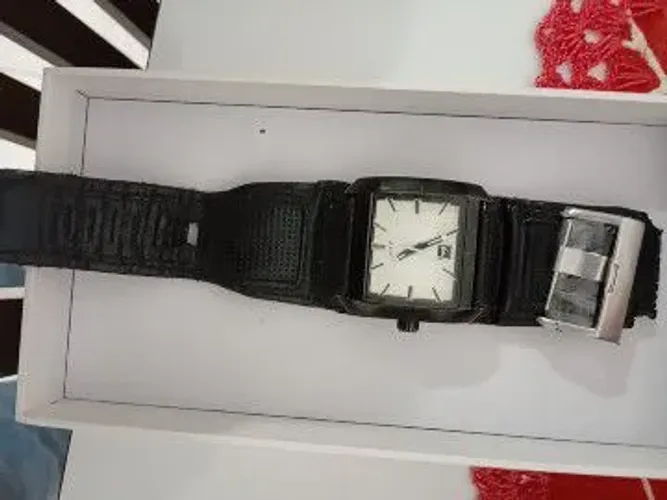 Relógio Quiksilver edição limitada, pulseira couro
