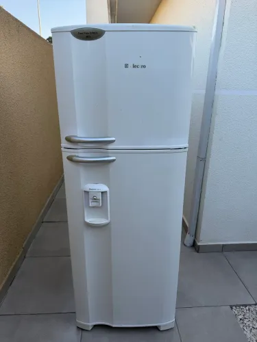 Geladeira Electrolux frostfree somente 799 reais