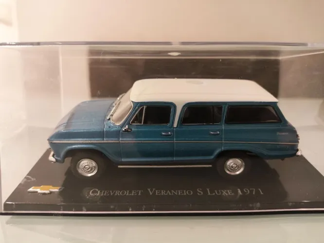 Miniatura Chevrolet Veraneio SLuxe 1971 1/43 