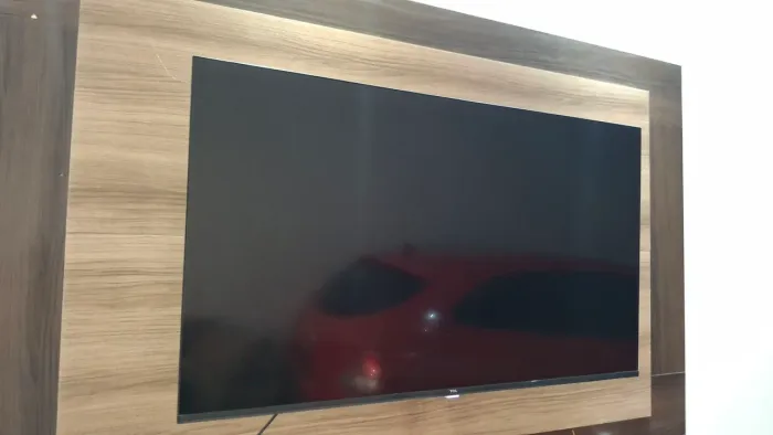 SMART TV 43 polegadas, tcl. menos de 5 meses de uso!