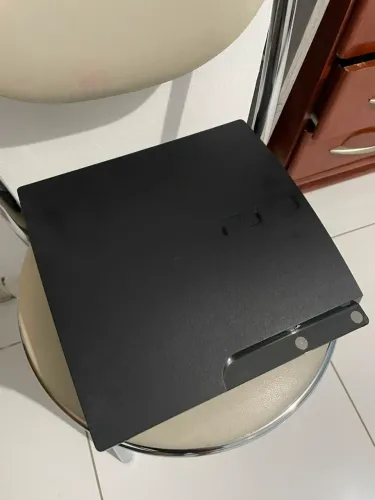 Playstation 3 Slim 160 GB + 1 Controle e Kit de microfones USB (EA e Konami).
