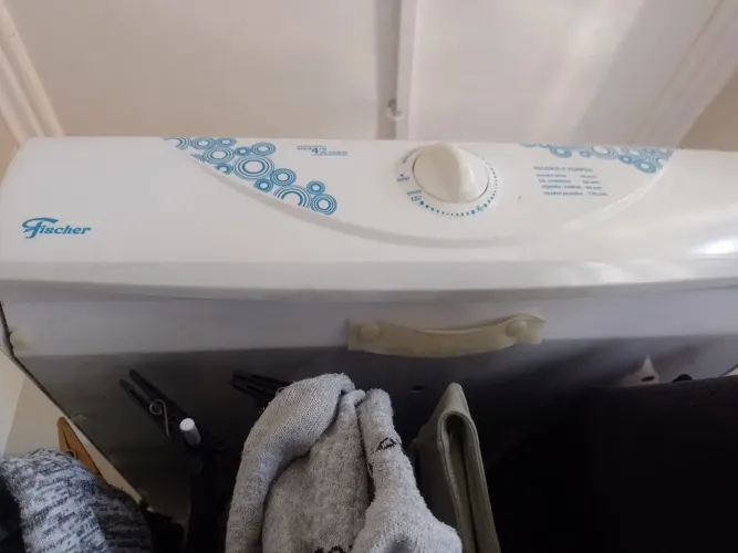 Secadora Fischer 4kg sem o plástico da roupa 