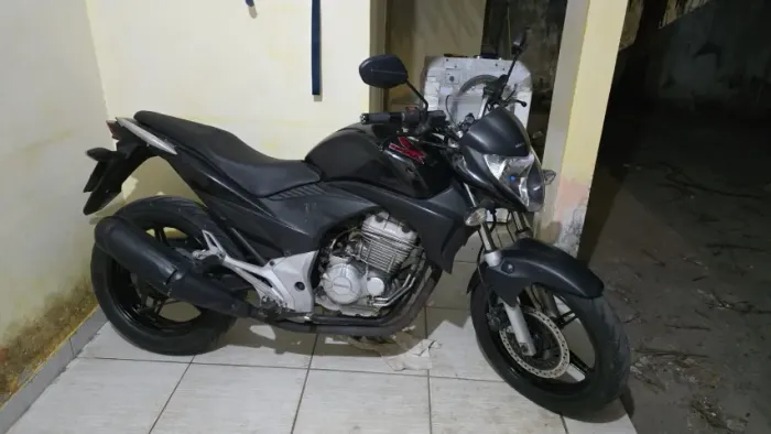 Vendo ou Troco - CB 300R - Recém Pintada