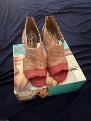 VENDO SANDÁLIA SEMINOVA