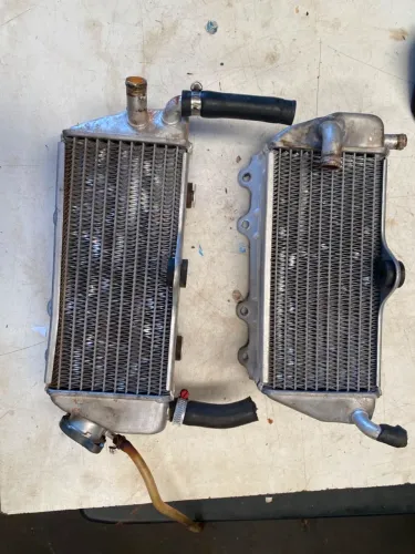 Radiador Yamaha YZ 250F / WR 250F 4 tempos ano 2009 1800
