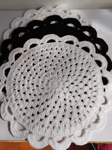 Kit 3 Sousplat/Toalha de crochê - cores preto e branco