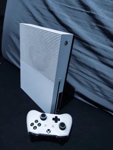 Xbox one s 500gb, acompanha controle