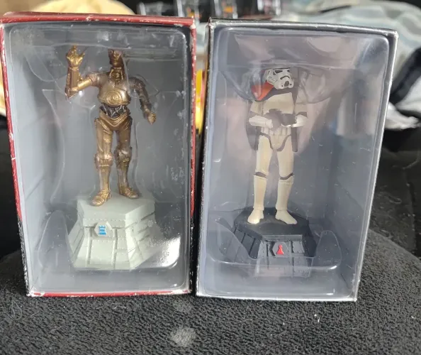 Lote 2 peças Xadrez Star Wars