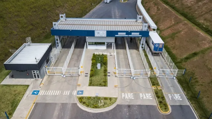 Galpão Industrial para Locação em Extrema-MG, Bairro Ponte Nova 1 Sala, 6 Banheiros, 20 Va