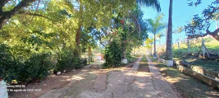 Sitio de 5 alqueires em são José dos campos com piscina e lagos