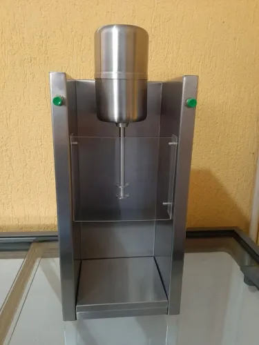 Mixer profissional para milk-shake Eletromixer ? 220 V