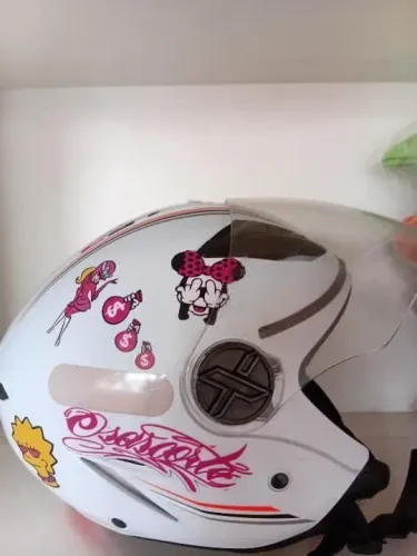 Capacete feminino 