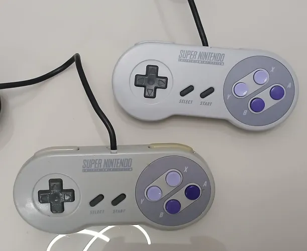 Dois controles Originais Super Nintendo