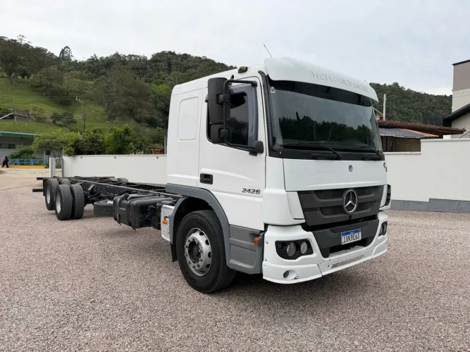 Atego 2426 chassi longo 10.50 #raridade# em preparação