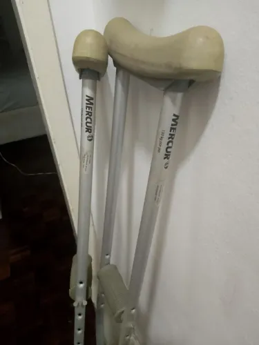 Par de muletas em alumínio 