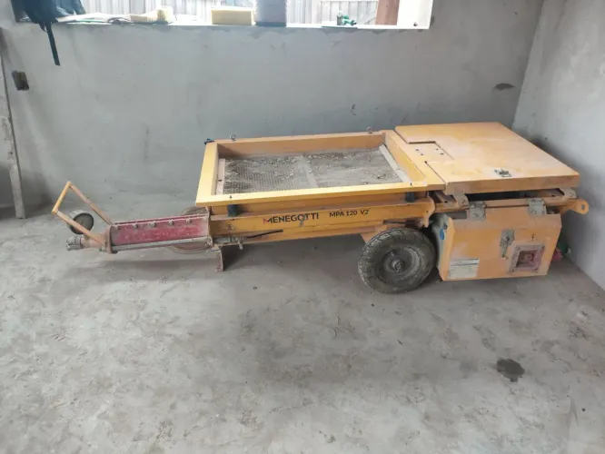 Projetora de argamassa Menegoti Mpa120 v2