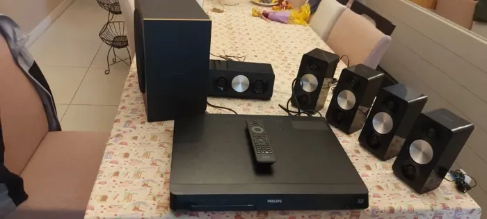 Home Theater Philips HTS5563 5.1 800W RMS