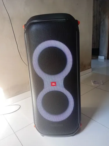 Vendo essa caixa de som JBL 710 top demais