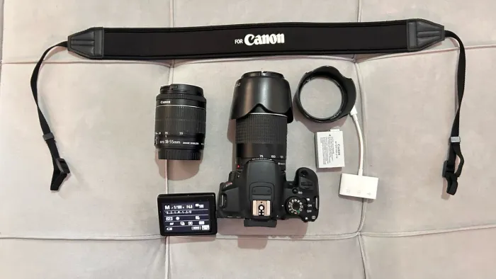 Câmera DSLR Canon Rebel T5i + Lentes (18-55mm + 75-300mm) + Kit Completo de Acessórios
