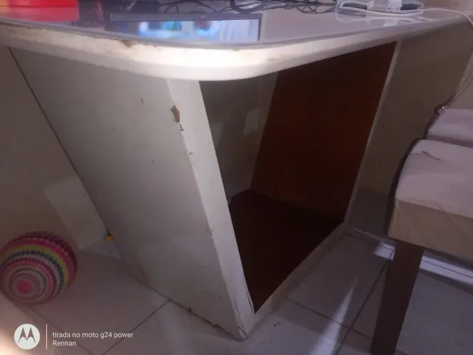 Mesa com tampo de vidro 