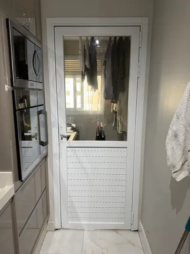 Porta de PVC branca 0,72 x 2,10
