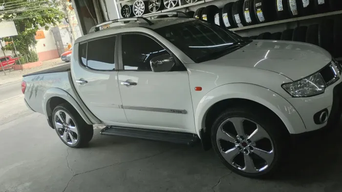 Mitsubishi L200 Triton HPE 3.5 CD V6 24V Flex Aut. 2013