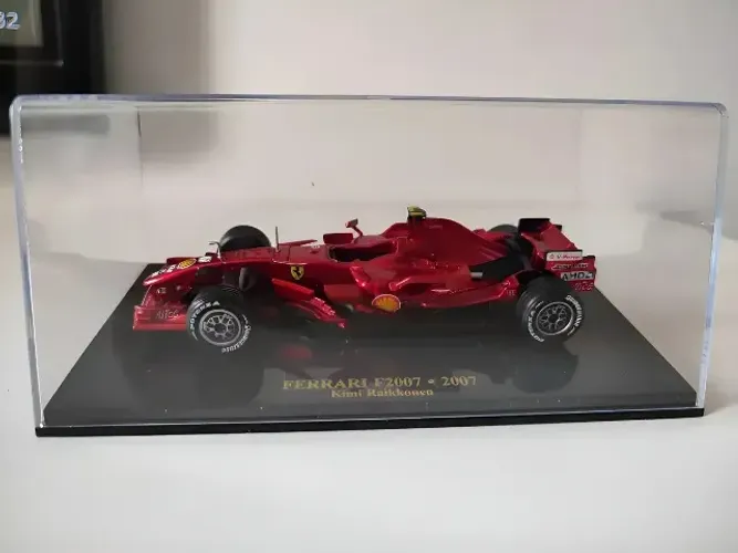 Miniatura Ferrari Collection Oficial F2007 Kimi Räikkönen