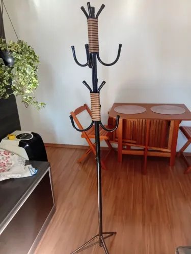 Cabideiro preto novo