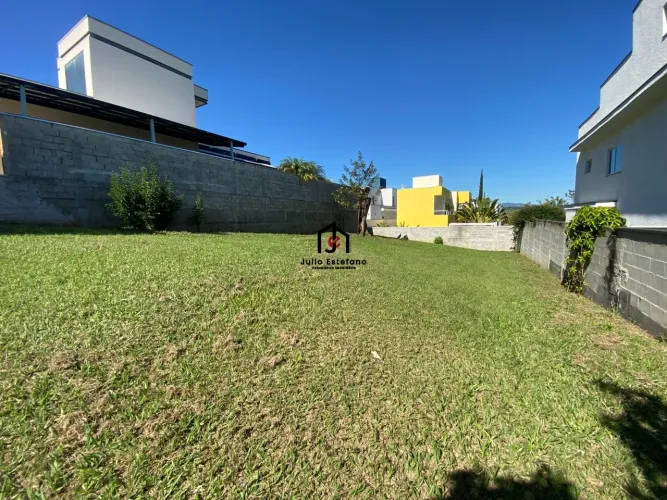 Terreno c/ área de 420,00m² no Condomínio Reserva dos Lagos em Pindamonhangaba