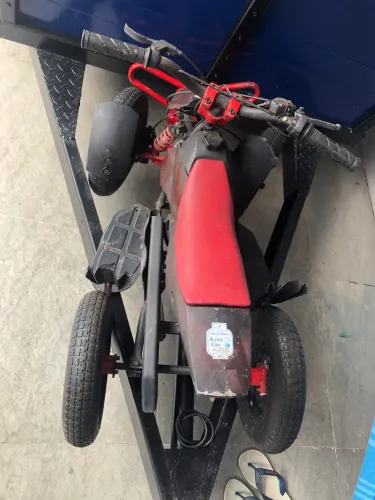 Mini quadriciclo