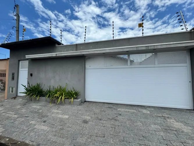Casa para Venda em Praia Grande, Caiçara, 4 dormitórios, 3 suítes, 1 banheiro, 4 vagas