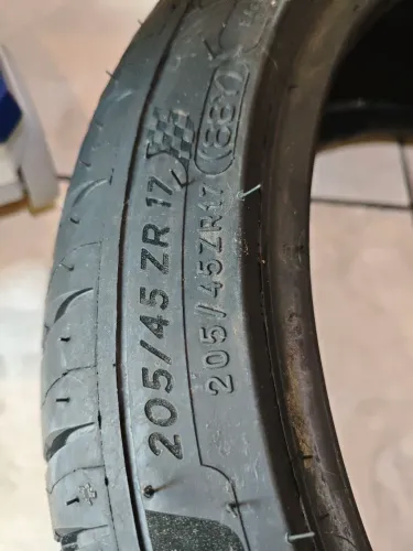 Pneu Michelin piloto sport 4