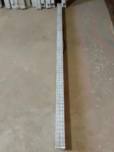 Luminária de led para galpões Intral.