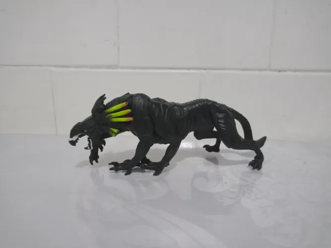 Miniatura Colecionável do Thanator, a Feroz Criatura Predadora do filme Avatar Disney